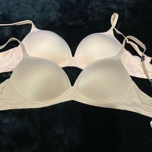 Victoria's Secret Cream Molded Cup Bra
